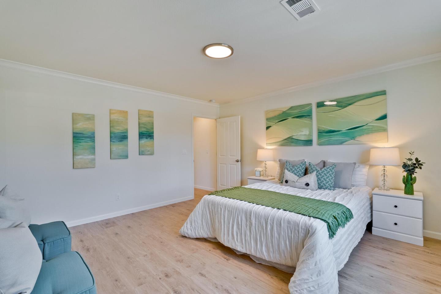 Detail Gallery Image 11 of 69 For 1247-1249 Curtner Ave, San Jose,  CA 95125 - 4 Beds | 3/1 Baths