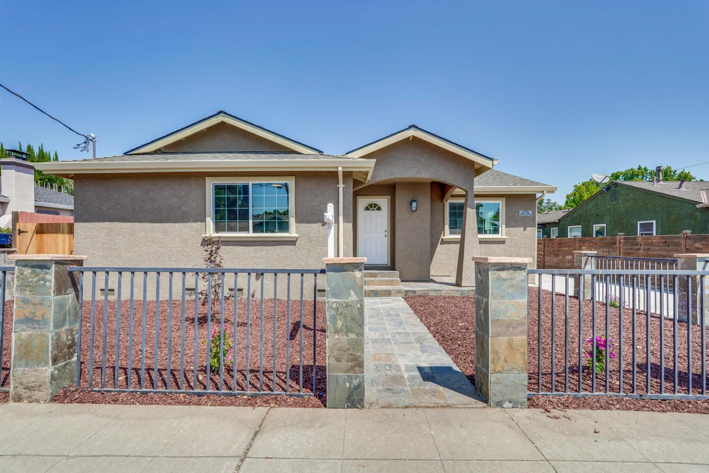 Detail Gallery Image 2 of 69 For 1247-1249 Curtner Ave, San Jose,  CA 95125 - 4 Beds | 3/1 Baths