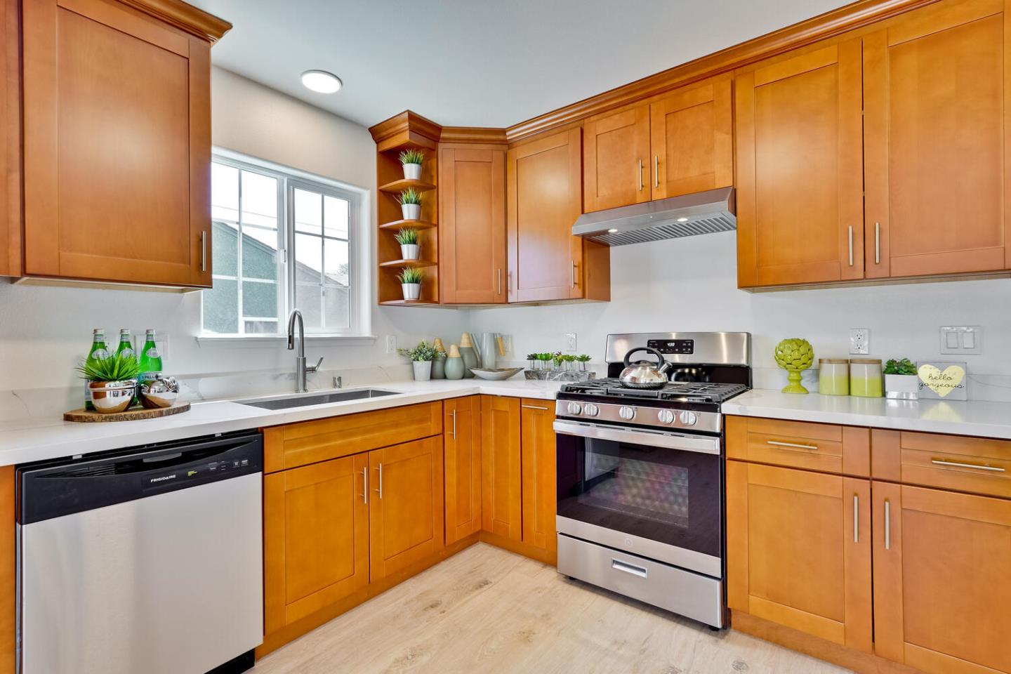 Detail Gallery Image 7 of 69 For 1247-1249 Curtner Ave, San Jose,  CA 95125 - 4 Beds | 3/1 Baths