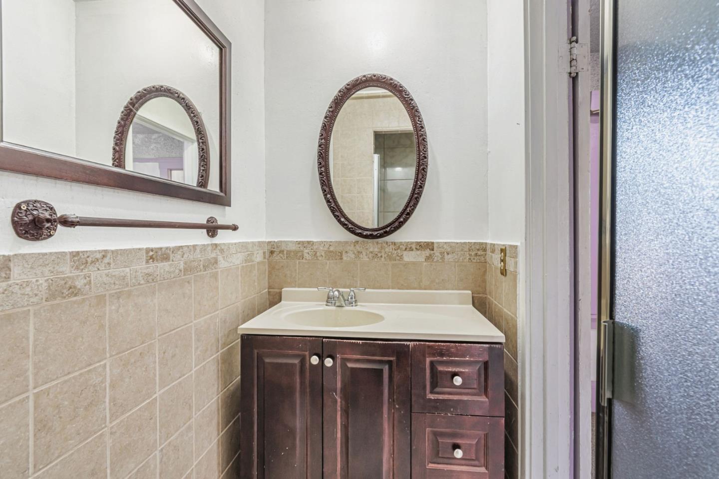 Detail Gallery Image 14 of 19 For 3300 E 17th St, Oakland,  CA 94601 - 4 Beds | 2 Baths