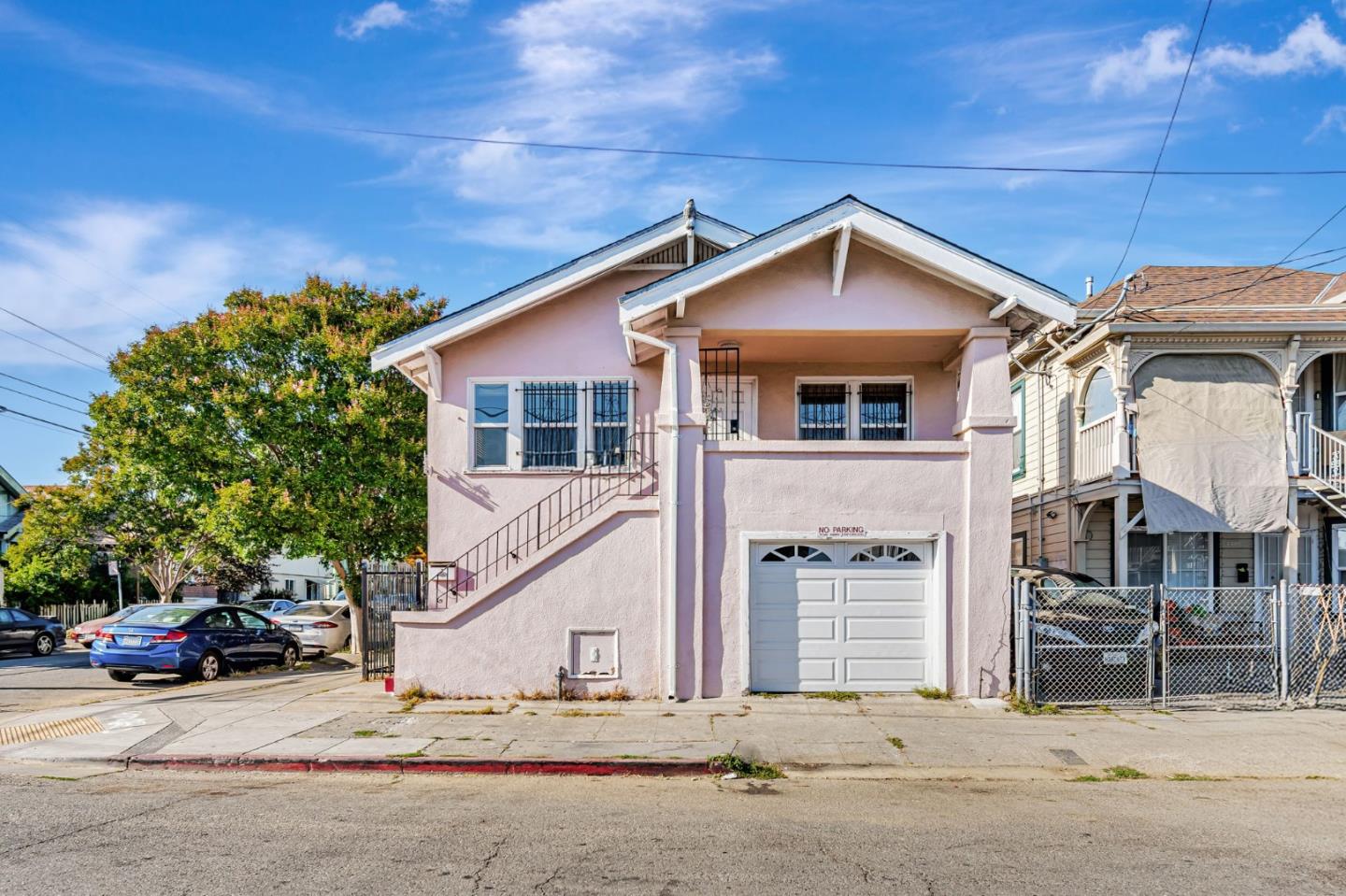 Detail Gallery Image 2 of 19 For 3300 E 17th St, Oakland,  CA 94601 - 4 Beds | 2 Baths