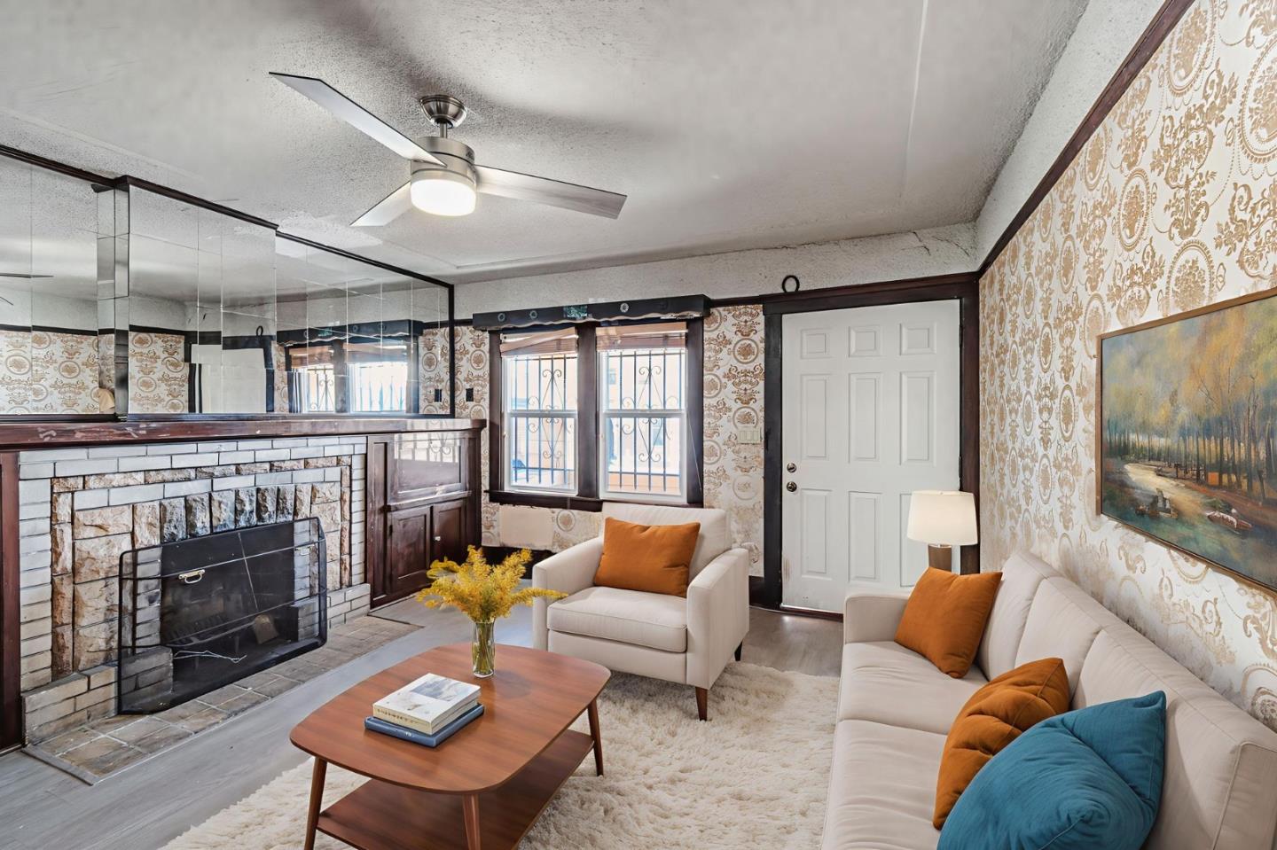 Detail Gallery Image 4 of 19 For 3300 E 17th St, Oakland,  CA 94601 - 4 Beds | 2 Baths