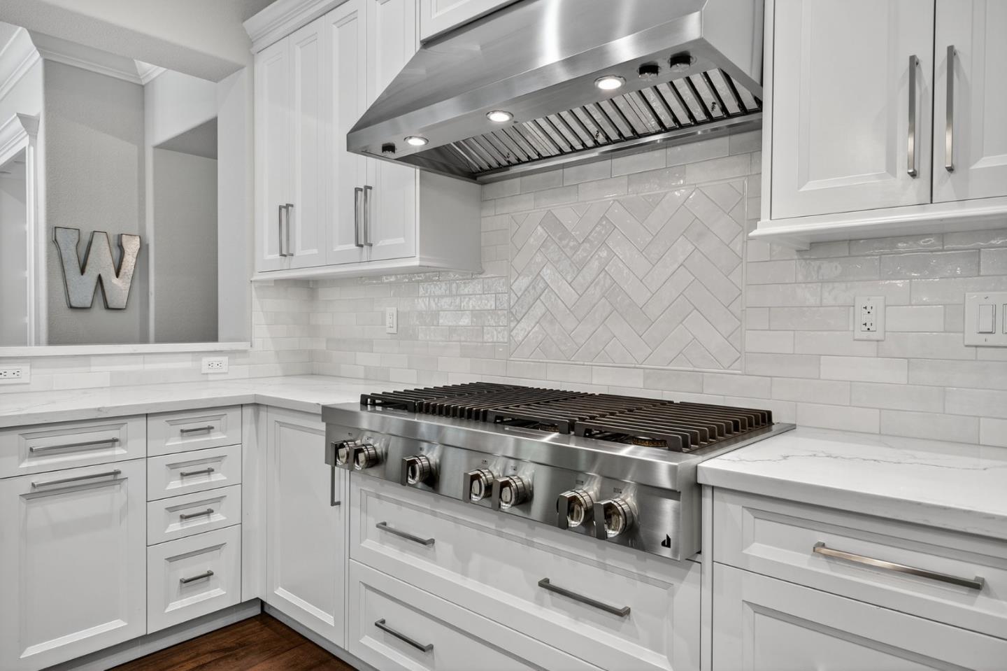 Detail Gallery Image 20 of 69 For 160 Tarragon Ave, Morgan Hill,  CA 95037 - 4 Beds | 2/1 Baths