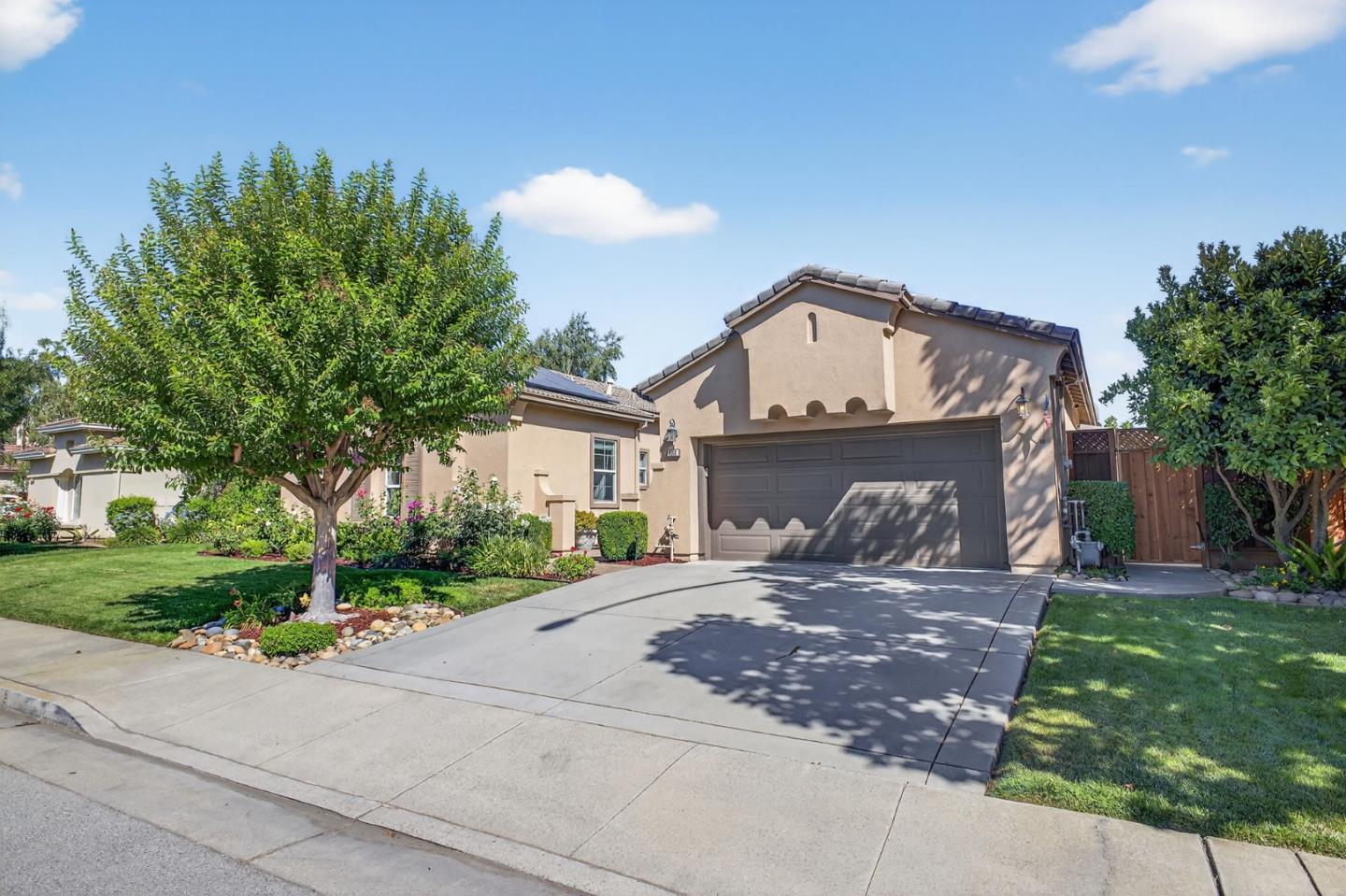 Detail Gallery Image 6 of 69 For 160 Tarragon Ave, Morgan Hill,  CA 95037 - 4 Beds | 2/1 Baths
