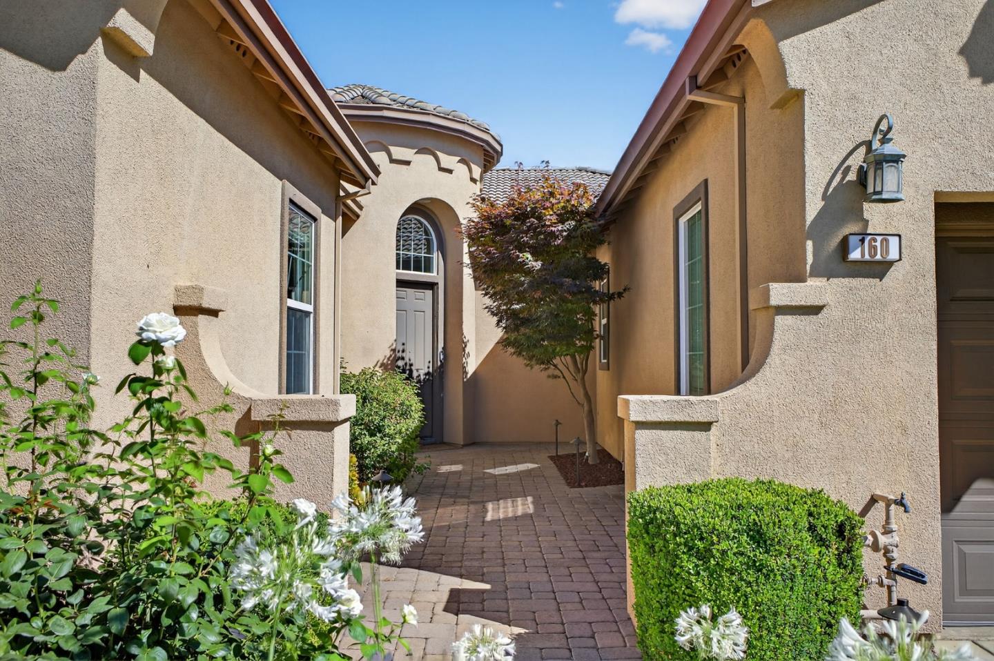Detail Gallery Image 8 of 69 For 160 Tarragon Ave, Morgan Hill,  CA 95037 - 4 Beds | 2/1 Baths