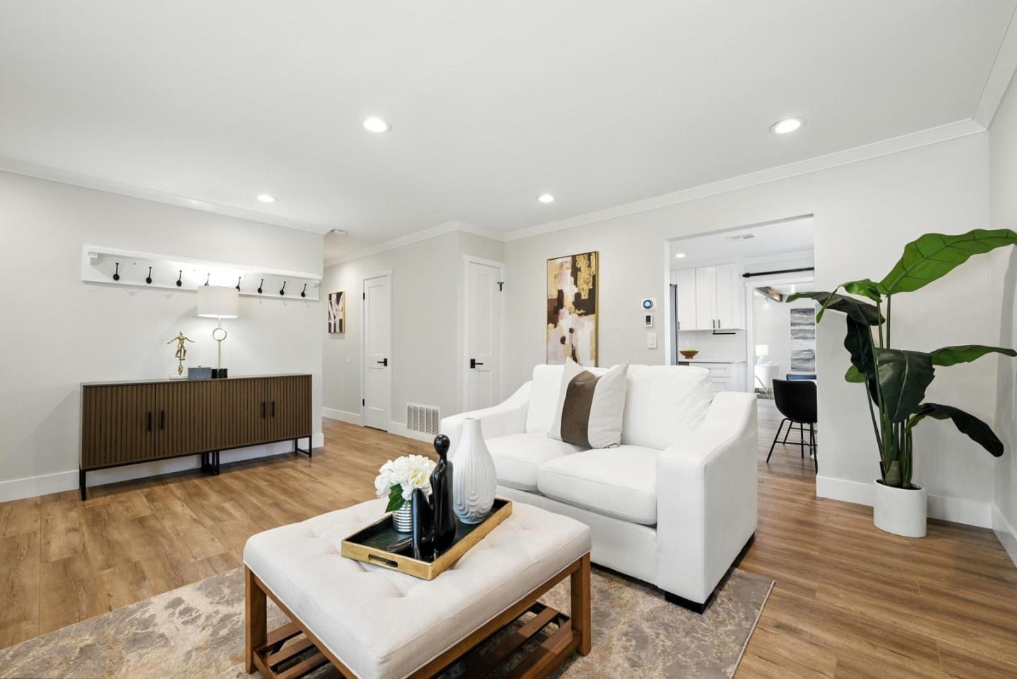 Detail Gallery Image 8 of 61 For 1787 Wyrick Ave, San Jose,  CA 95124 - 3 Beds | 2 Baths