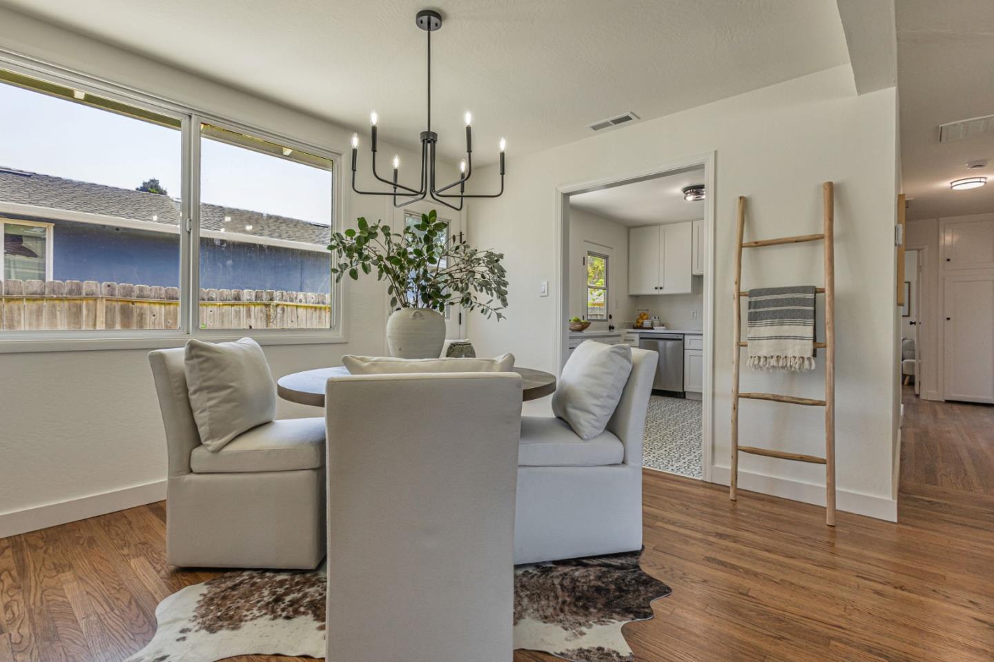 Detail Gallery Image 10 of 64 For 1440 Serra Dr, Pacifica,  CA 94044 - 3 Beds | 1 Baths