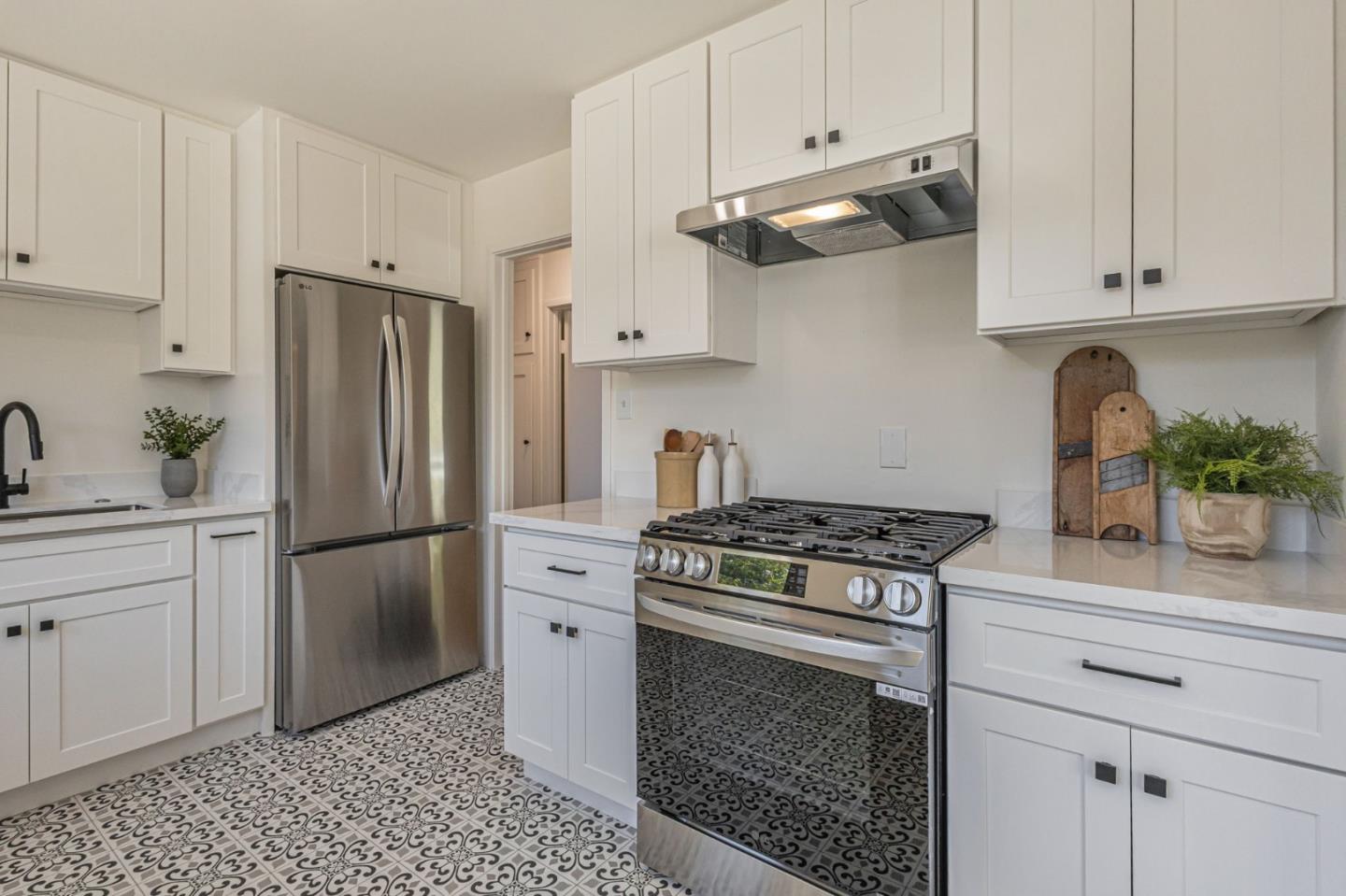 Detail Gallery Image 12 of 64 For 1440 Serra Dr, Pacifica,  CA 94044 - 3 Beds | 1 Baths