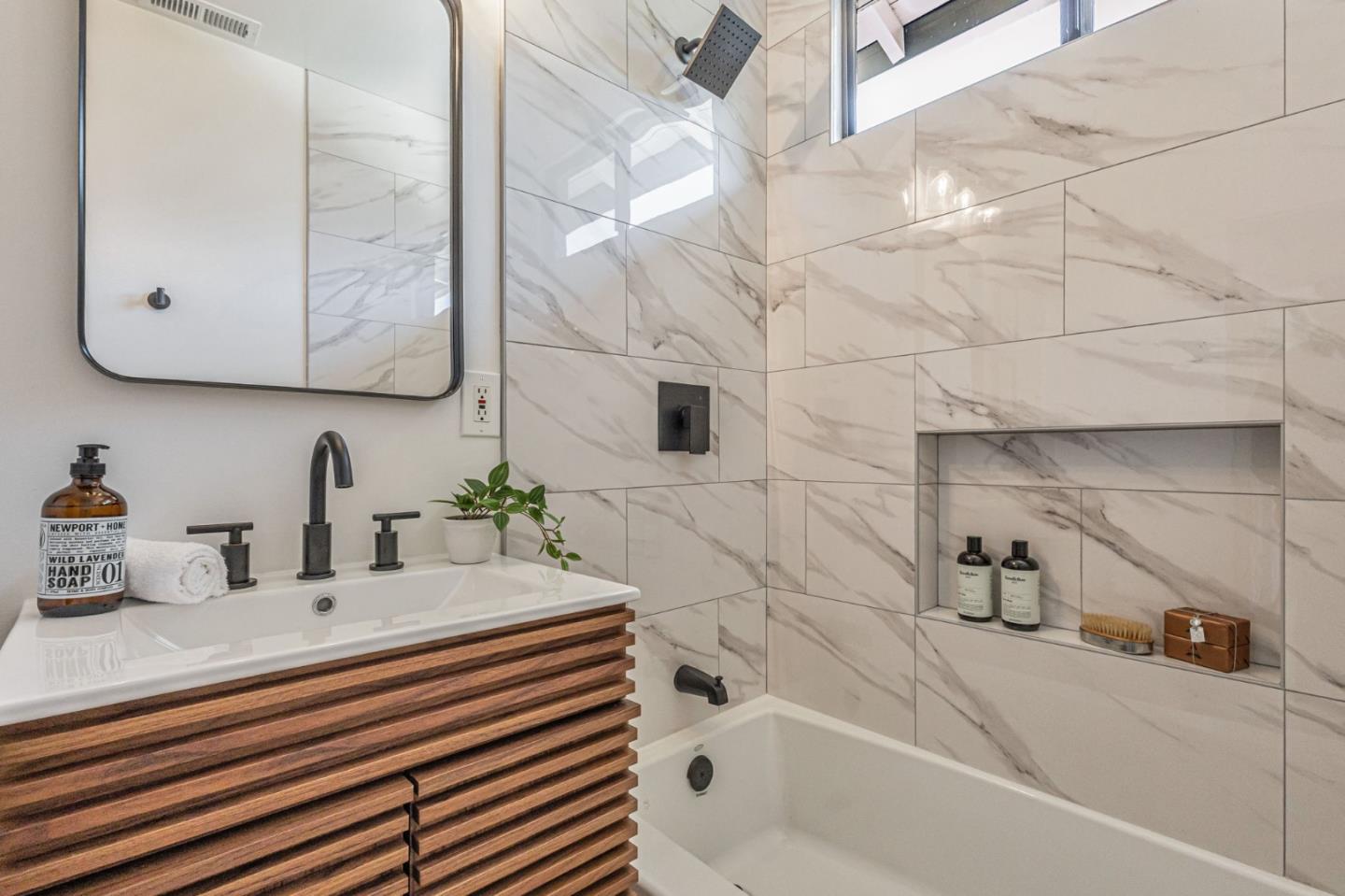 Detail Gallery Image 15 of 64 For 1440 Serra Dr, Pacifica,  CA 94044 - 3 Beds | 1 Baths