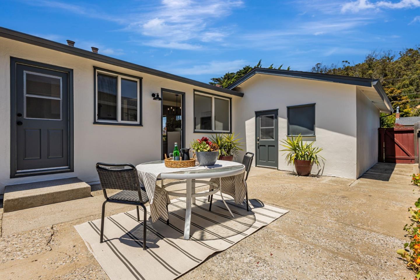 Detail Gallery Image 23 of 64 For 1440 Serra Dr, Pacifica,  CA 94044 - 3 Beds | 1 Baths