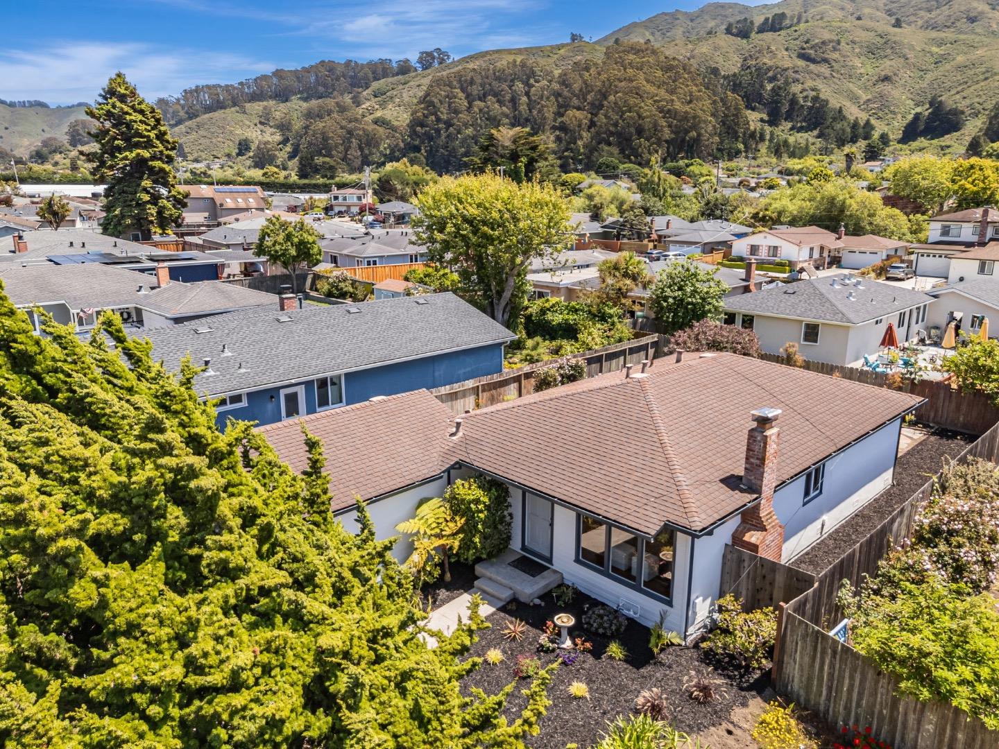 Detail Gallery Image 30 of 64 For 1440 Serra Dr, Pacifica,  CA 94044 - 3 Beds | 1 Baths