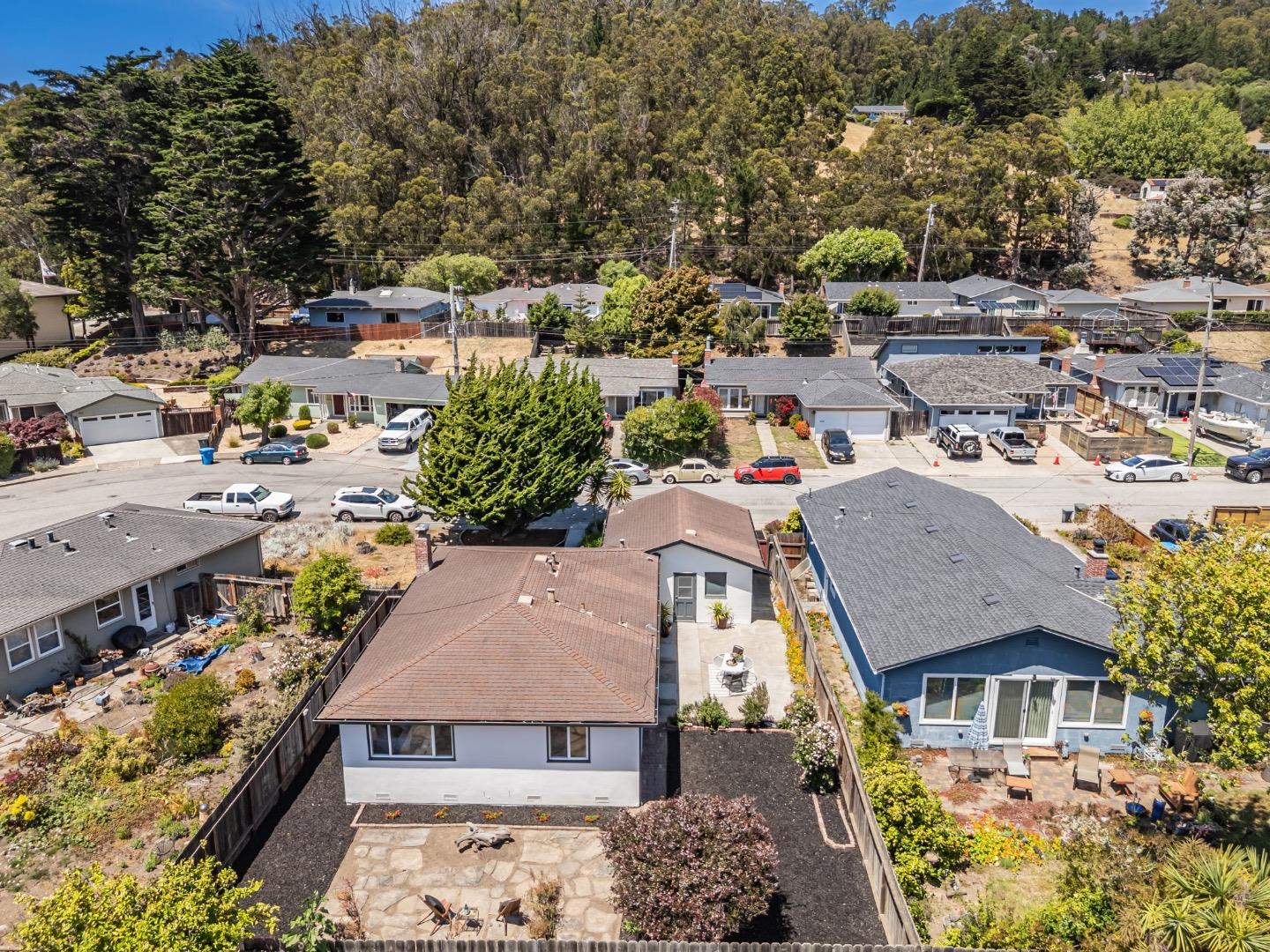 Detail Gallery Image 32 of 64 For 1440 Serra Dr, Pacifica,  CA 94044 - 3 Beds | 1 Baths
