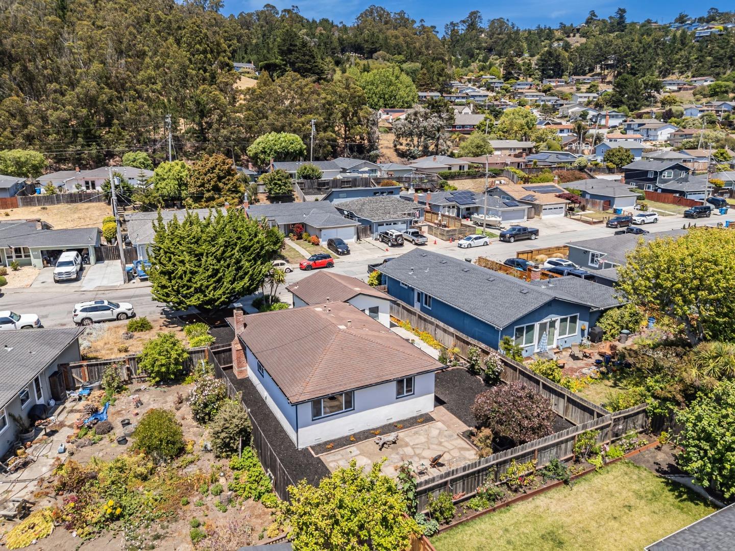 Detail Gallery Image 33 of 64 For 1440 Serra Dr, Pacifica,  CA 94044 - 3 Beds | 1 Baths