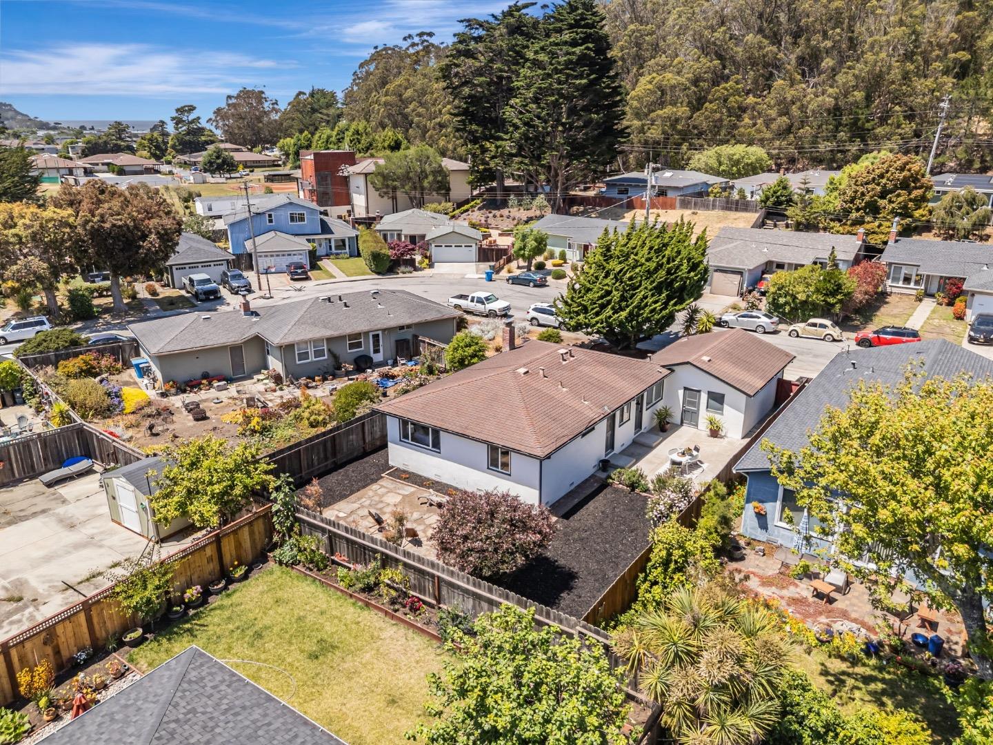 Detail Gallery Image 34 of 64 For 1440 Serra Dr, Pacifica,  CA 94044 - 3 Beds | 1 Baths
