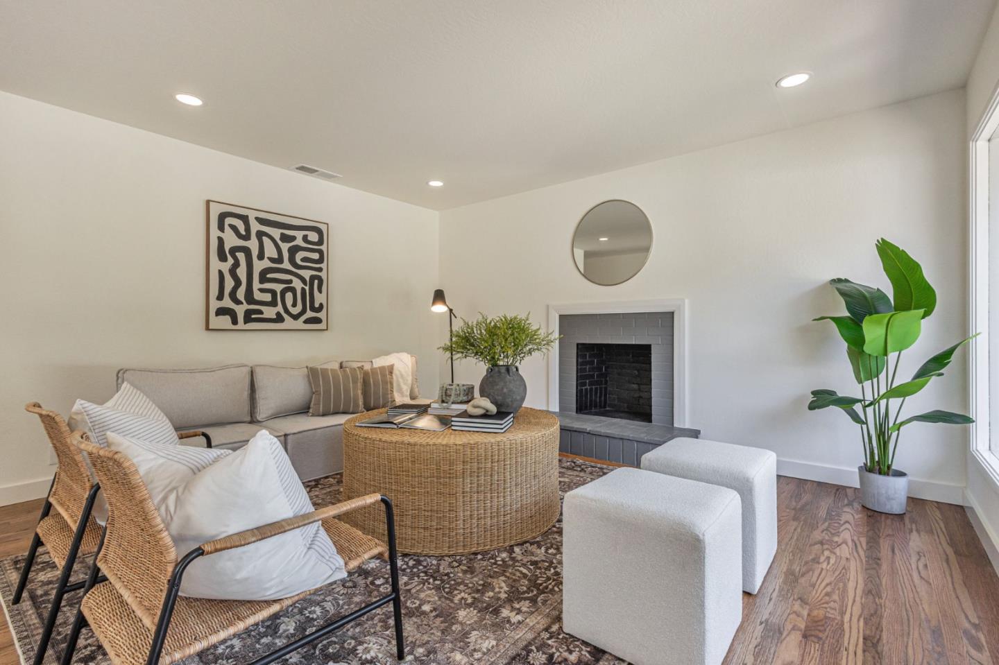 Detail Gallery Image 6 of 64 For 1440 Serra Dr, Pacifica,  CA 94044 - 3 Beds | 1 Baths
