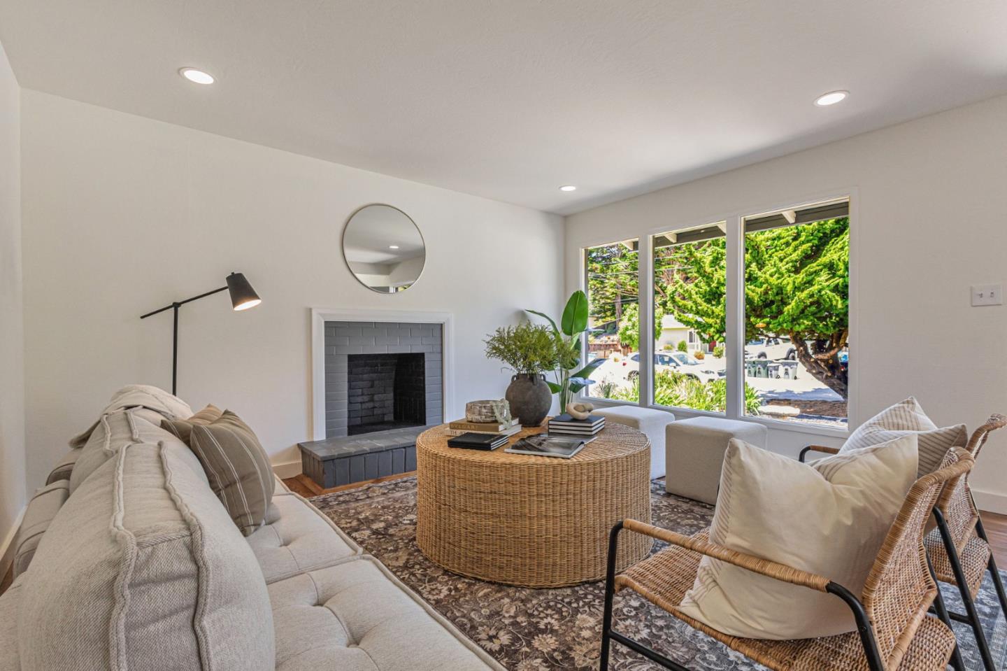Detail Gallery Image 7 of 64 For 1440 Serra Dr, Pacifica,  CA 94044 - 3 Beds | 1 Baths