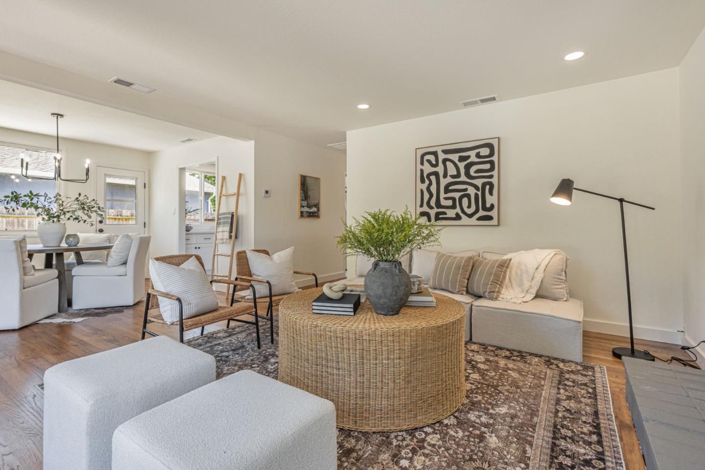 Detail Gallery Image 8 of 64 For 1440 Serra Dr, Pacifica,  CA 94044 - 3 Beds | 1 Baths