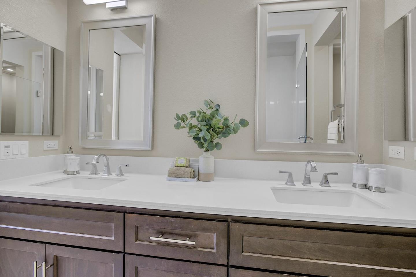 Detail Gallery Image 32 of 57 For 3044 Mawing Rd, San Mateo,  CA 94403 - 4 Beds | 4 Baths
