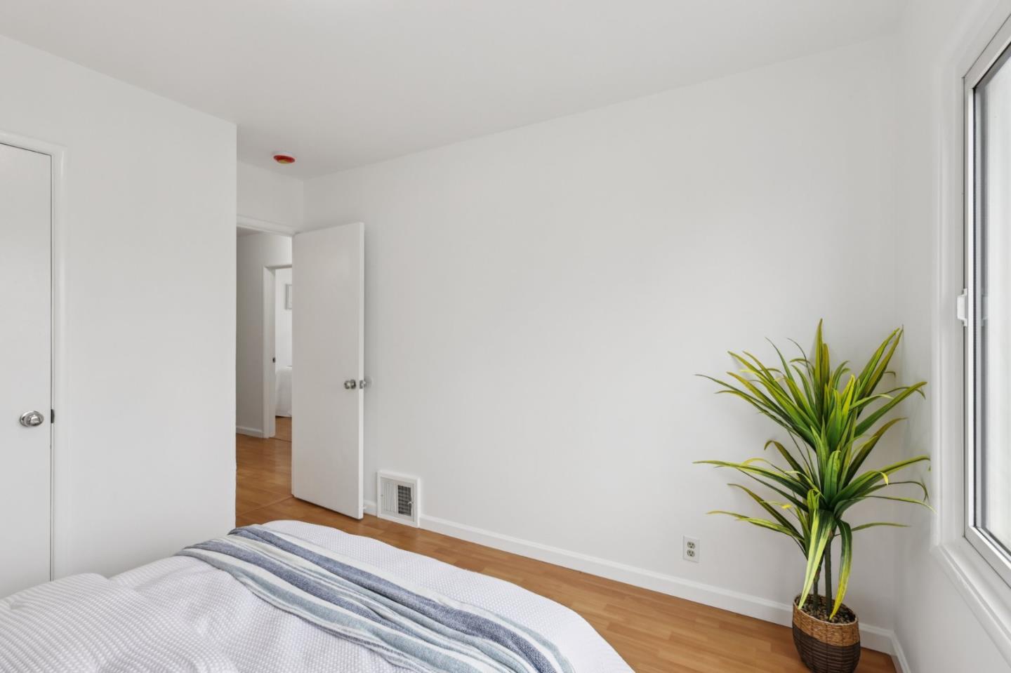 Detail Gallery Image 17 of 36 For 1360 S Mayfair Ave, Daly City,  CA 94015 - 4 Beds | 2 Baths