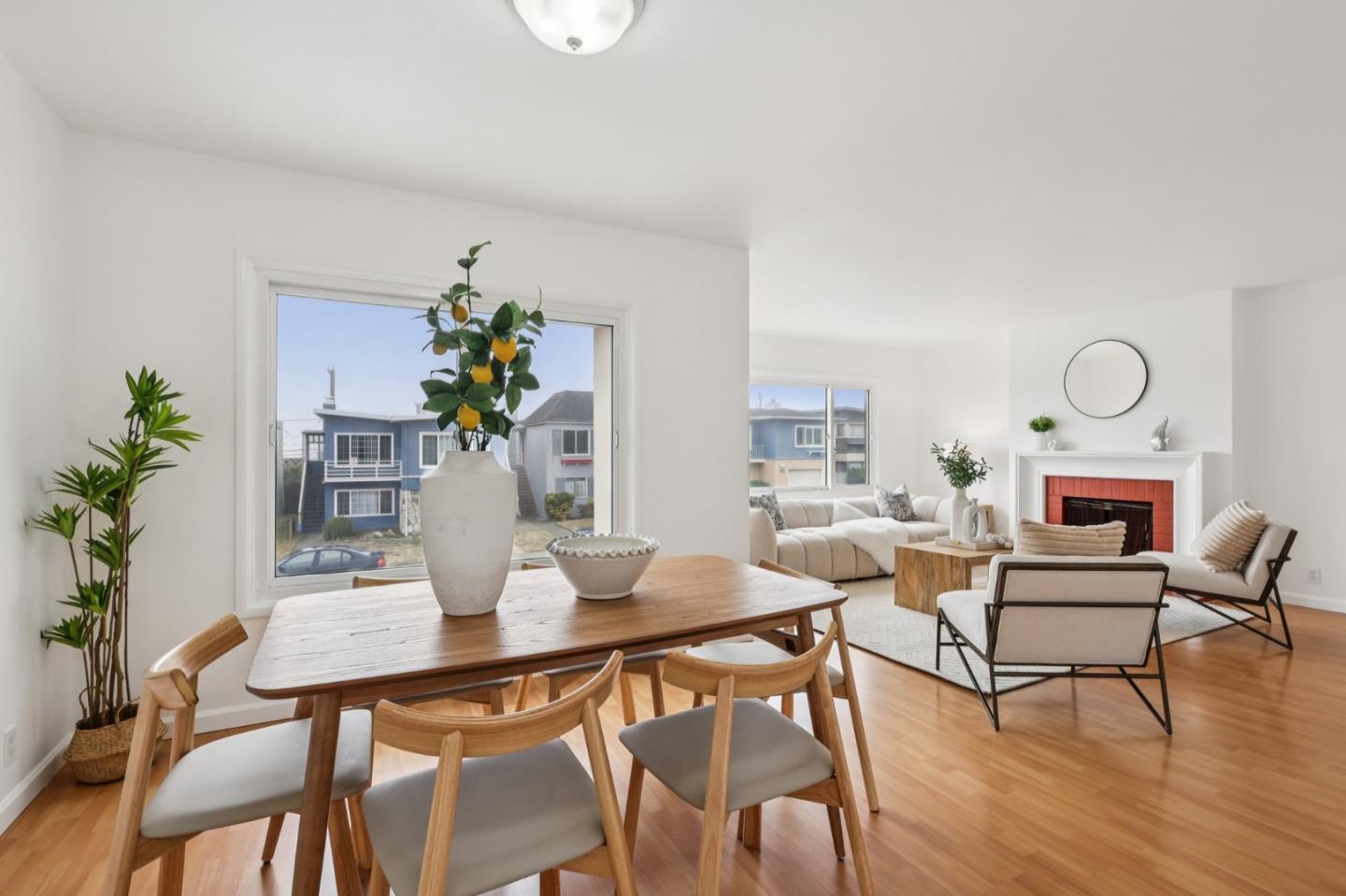 Detail Gallery Image 3 of 36 For 1360 S Mayfair Ave, Daly City,  CA 94015 - 4 Beds | 2 Baths