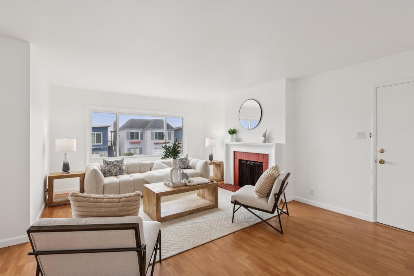 Detail Gallery Image 4 of 36 For 1360 S Mayfair Ave, Daly City,  CA 94015 - 4 Beds | 2 Baths