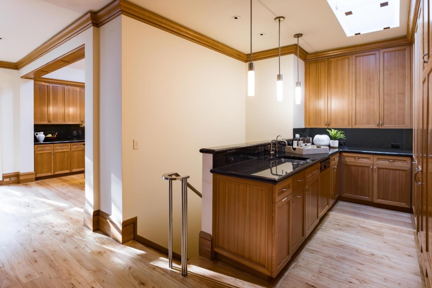 Detail Gallery Image 15 of 50 For 188 Fair Oaks Ln, Atherton,  CA 94027 - 5 Beds | 5/2 Baths