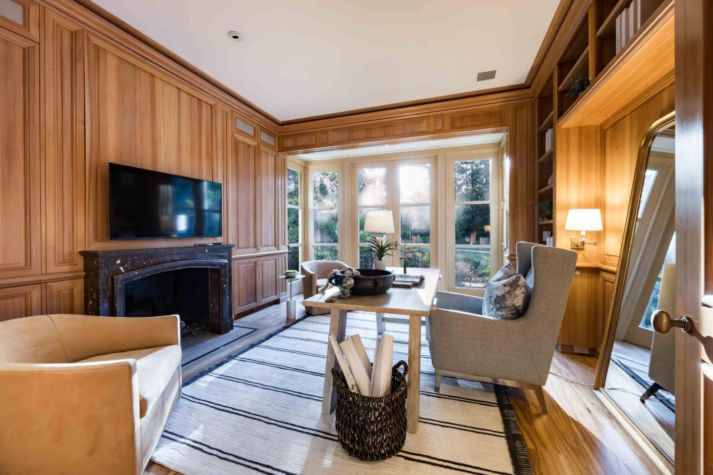 Detail Gallery Image 17 of 50 For 188 Fair Oaks Ln, Atherton,  CA 94027 - 5 Beds | 5/2 Baths