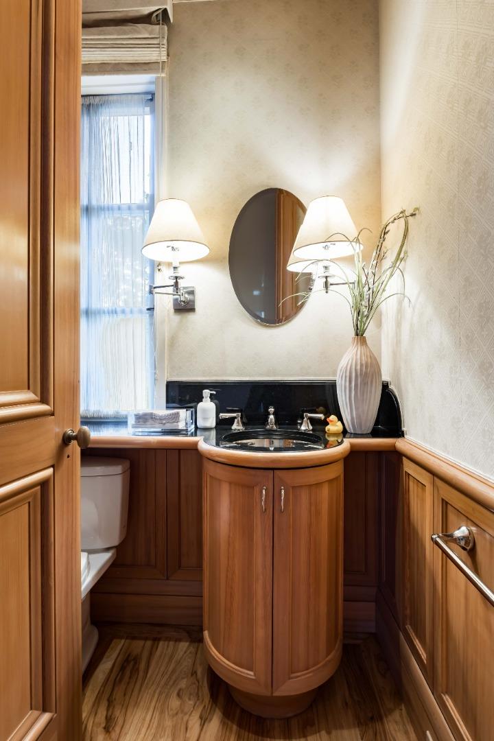 Detail Gallery Image 18 of 50 For 188 Fair Oaks Ln, Atherton,  CA 94027 - 5 Beds | 5/2 Baths