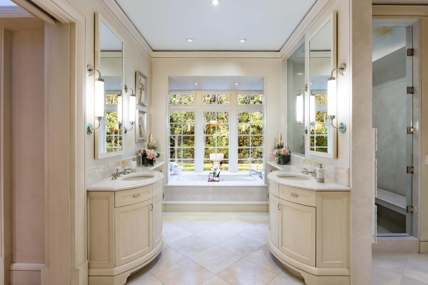 Detail Gallery Image 27 of 50 For 188 Fair Oaks Ln, Atherton,  CA 94027 - 5 Beds | 5/2 Baths