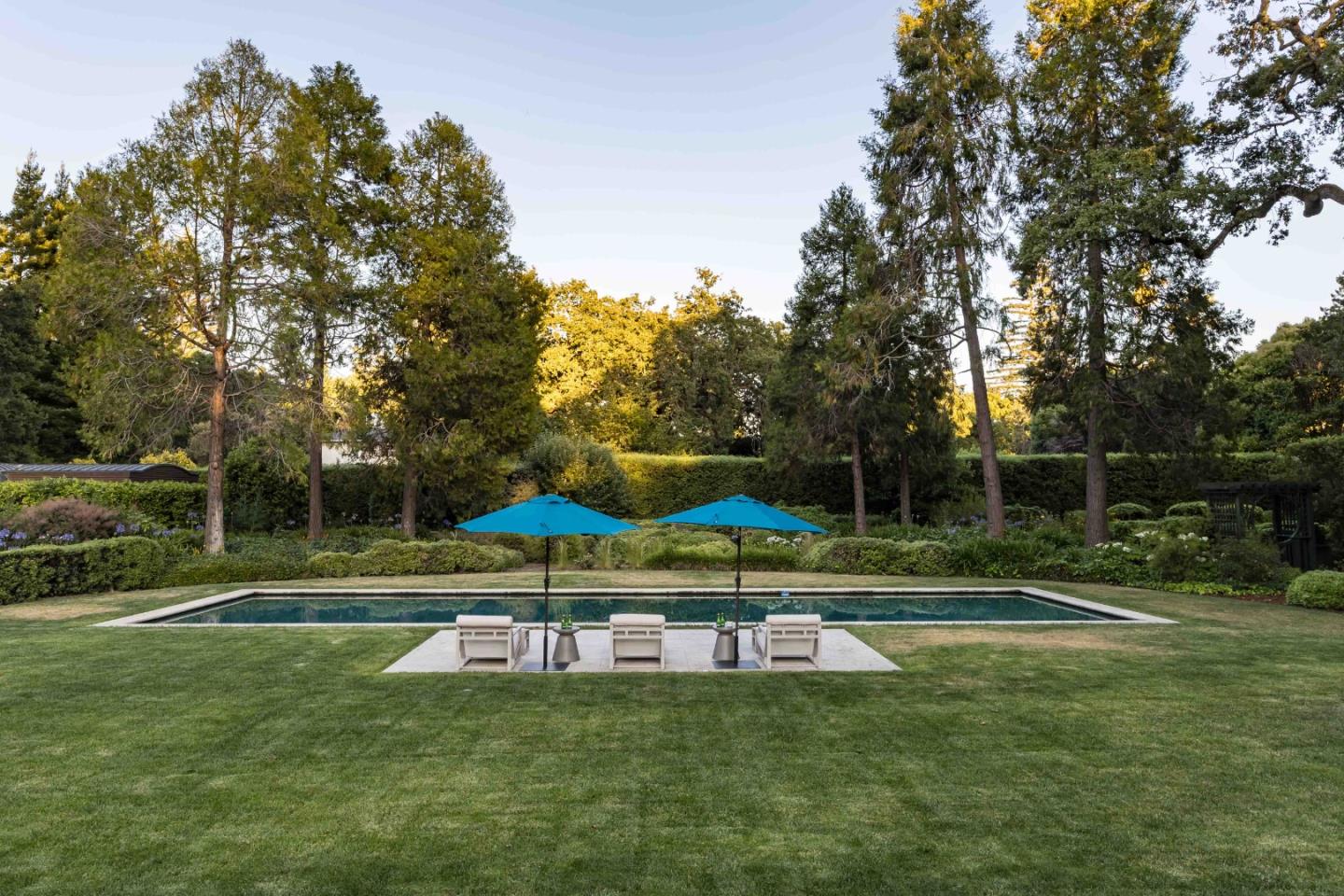 Detail Gallery Image 35 of 50 For 188 Fair Oaks Ln, Atherton,  CA 94027 - 5 Beds | 5/2 Baths