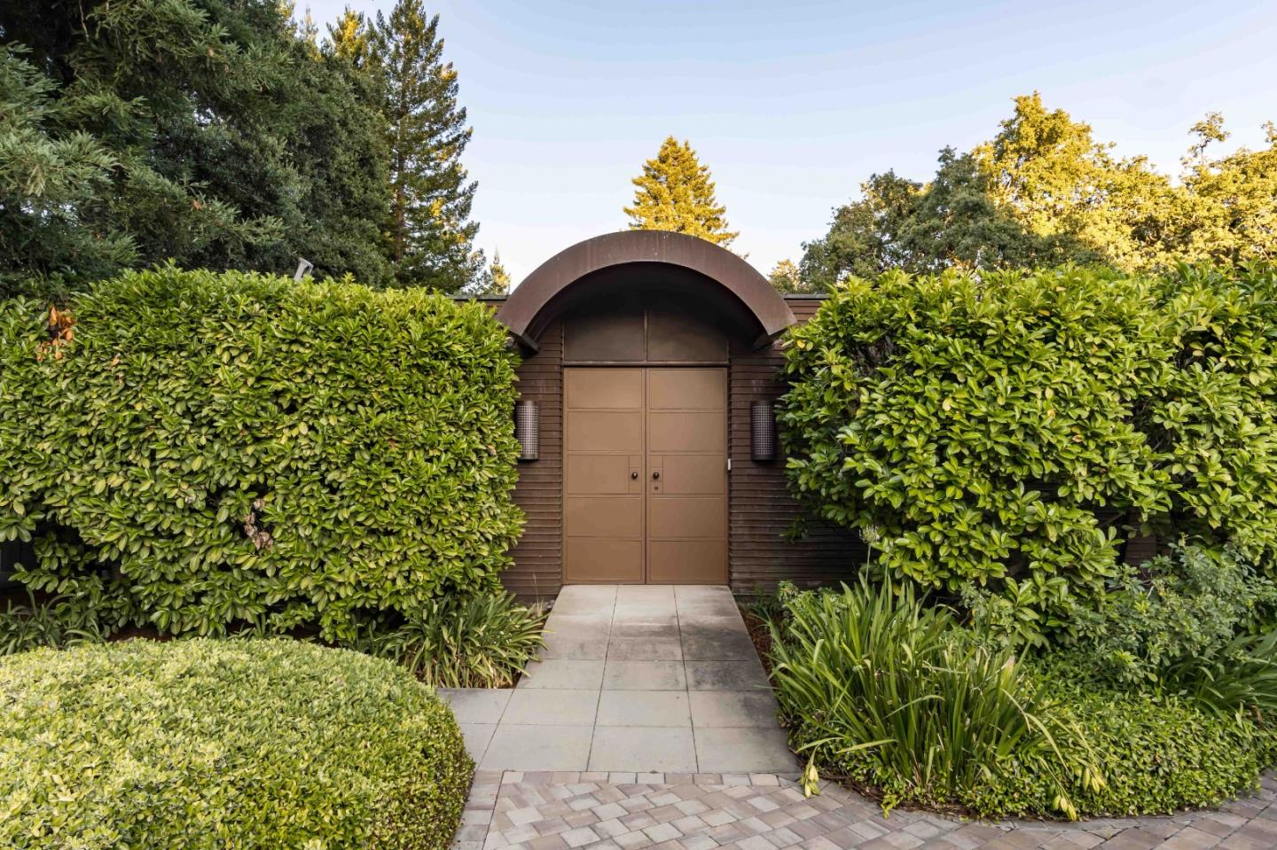 Detail Gallery Image 38 of 50 For 188 Fair Oaks Ln, Atherton,  CA 94027 - 5 Beds | 5/2 Baths