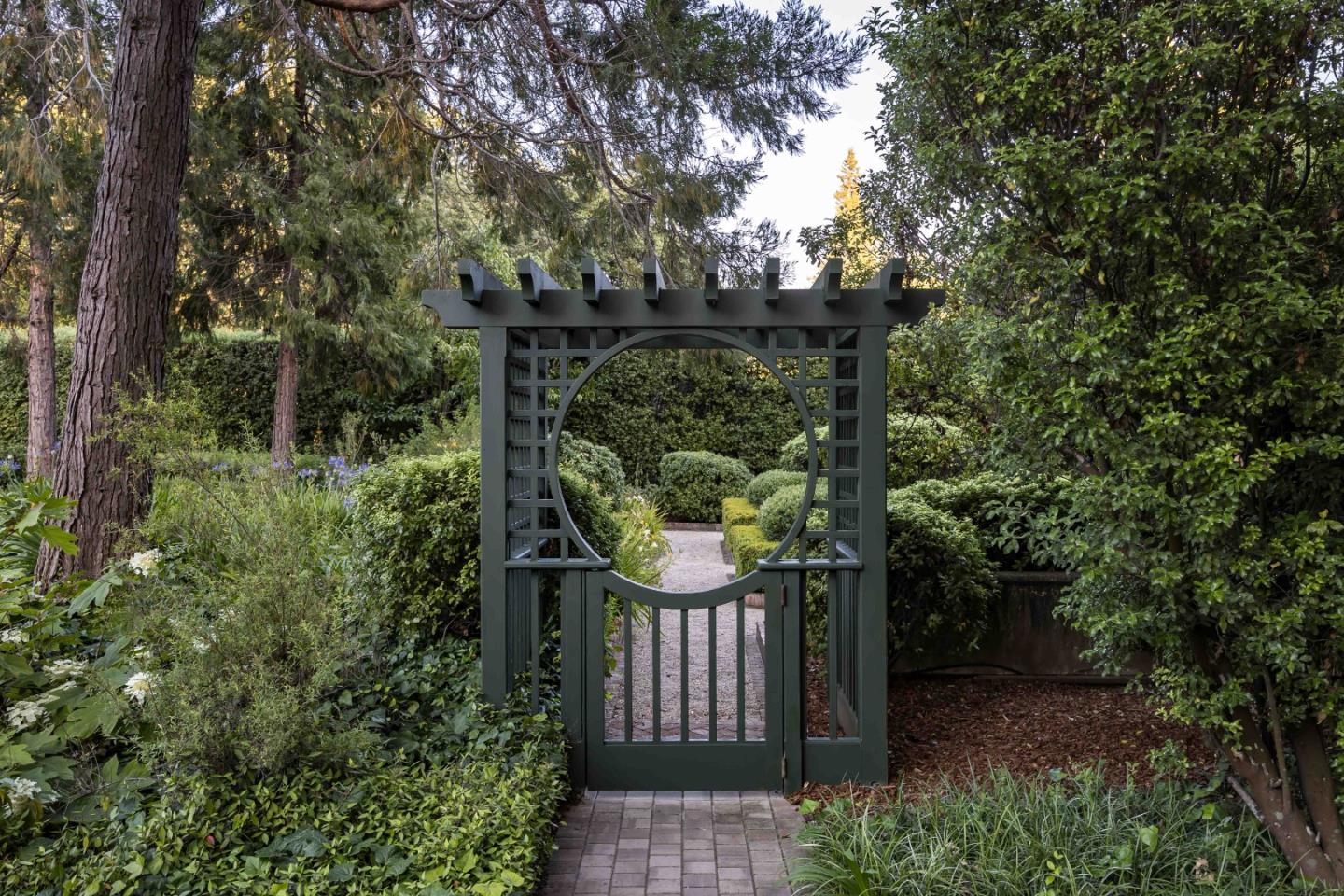 Detail Gallery Image 45 of 50 For 188 Fair Oaks Ln, Atherton,  CA 94027 - 5 Beds | 5/2 Baths