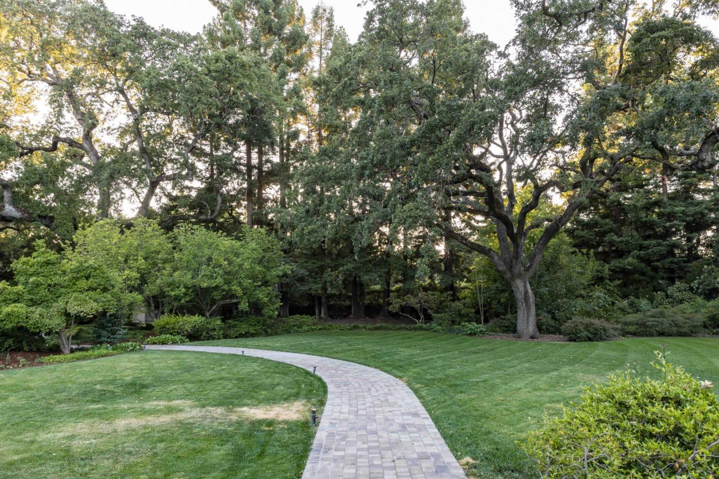 Detail Gallery Image 49 of 50 For 188 Fair Oaks Ln, Atherton,  CA 94027 - 5 Beds | 5/2 Baths