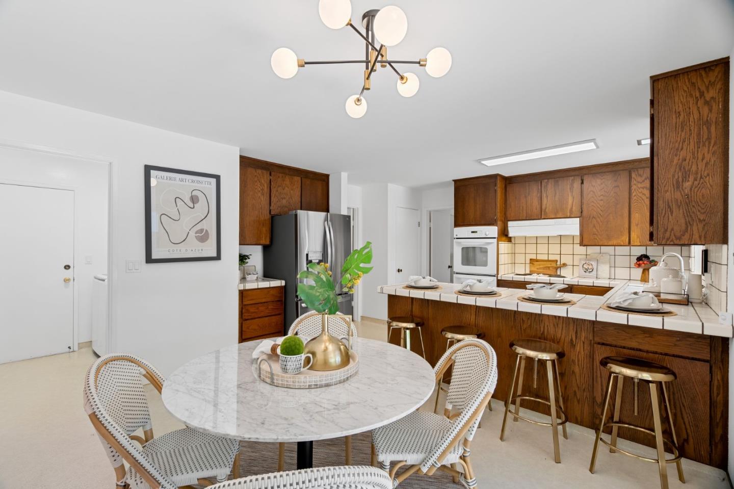 Detail Gallery Image 10 of 26 For 4198 Cherry Oaks Pl, Palo Alto,  CA 94306 - 4 Beds | 2/1 Baths