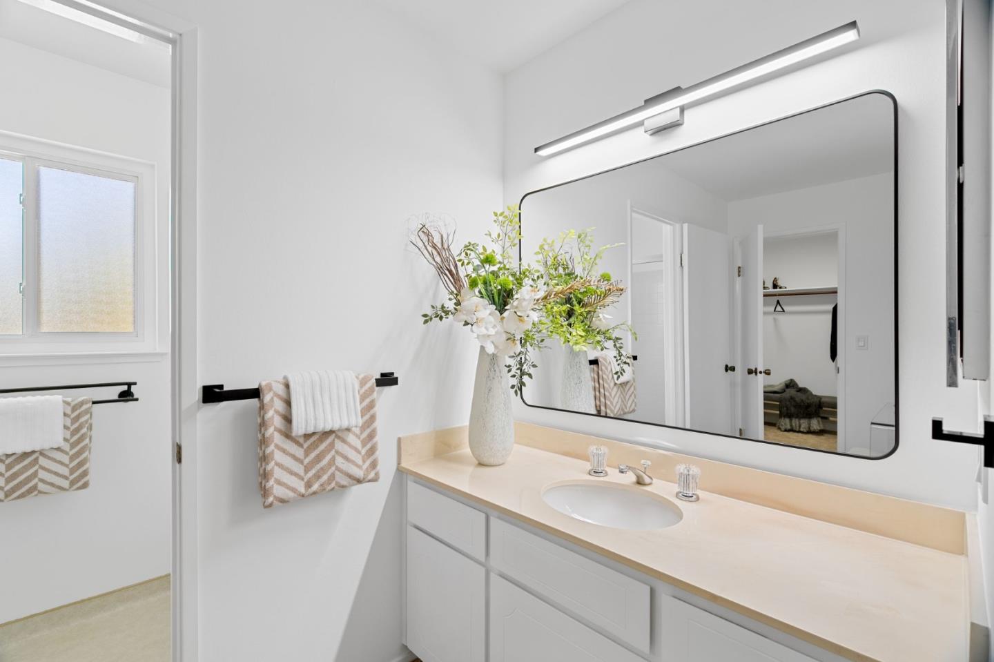 Detail Gallery Image 18 of 26 For 4198 Cherry Oaks Pl, Palo Alto,  CA 94306 - 4 Beds | 2/1 Baths
