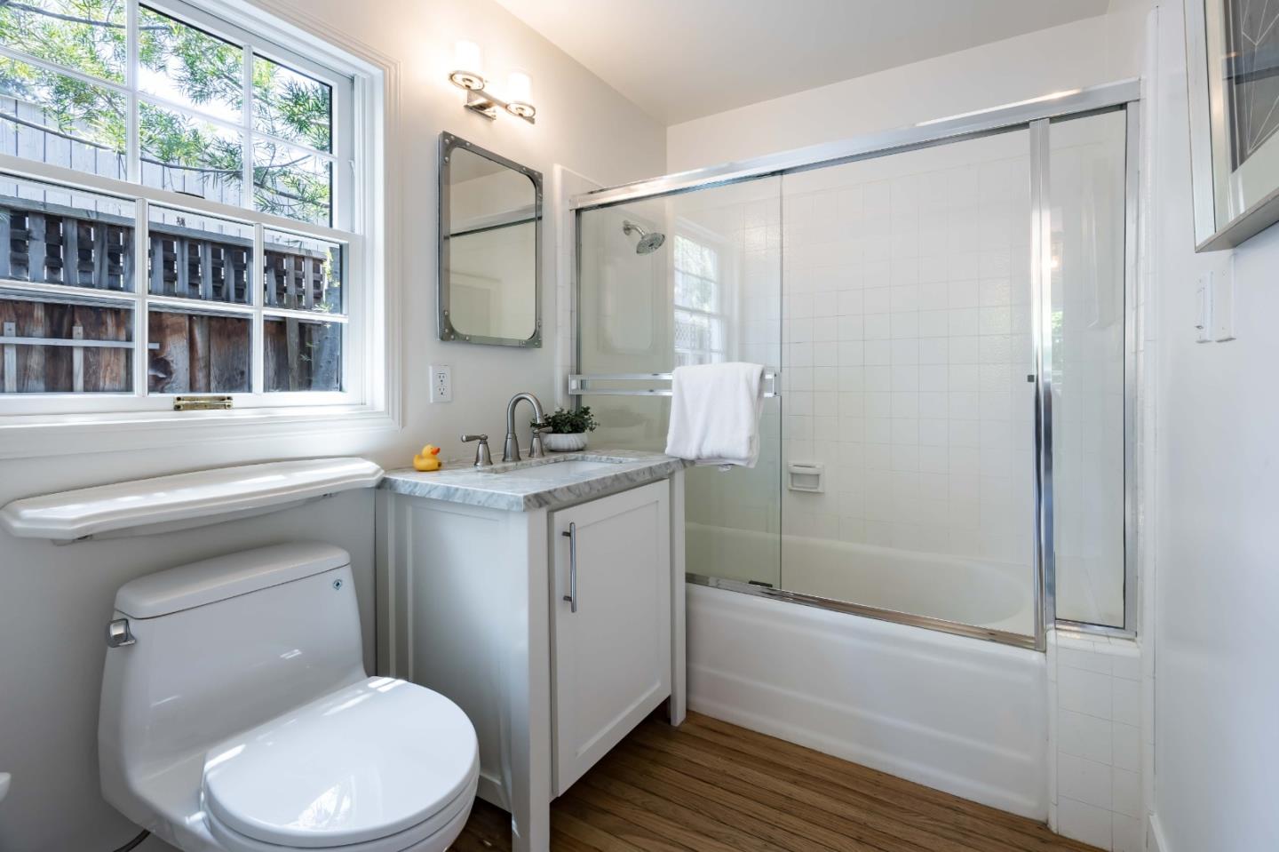 Detail Gallery Image 14 of 27 For 448 Felton Dr, Menlo Park,  CA 94025 - 3 Beds | 4 Baths