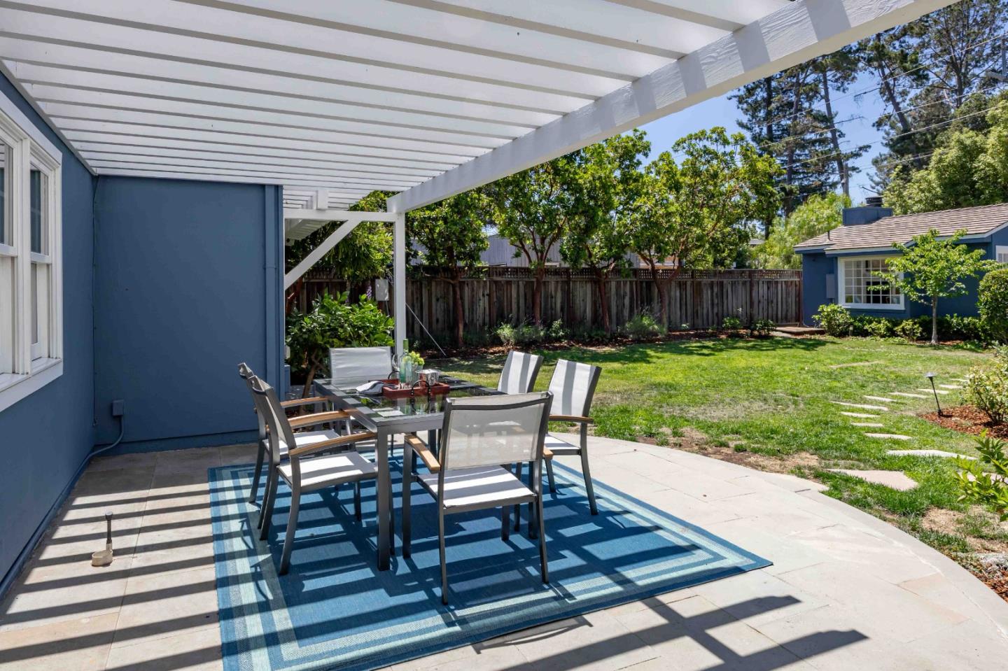 Detail Gallery Image 22 of 27 For 448 Felton Dr, Menlo Park,  CA 94025 - 3 Beds | 4 Baths