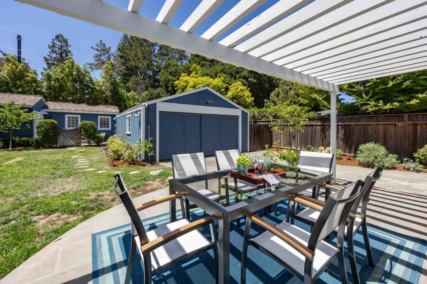 Detail Gallery Image 23 of 27 For 448 Felton Dr, Menlo Park,  CA 94025 - 3 Beds | 4 Baths