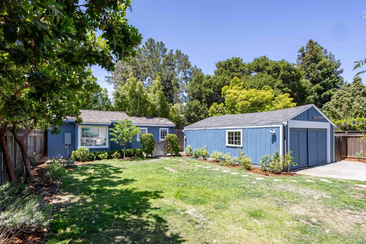 Detail Gallery Image 24 of 27 For 448 Felton Dr, Menlo Park,  CA 94025 - 3 Beds | 4 Baths