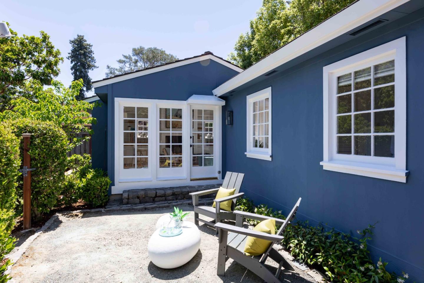 Detail Gallery Image 5 of 27 For 448 Felton Dr, Menlo Park,  CA 94025 - 3 Beds | 4 Baths