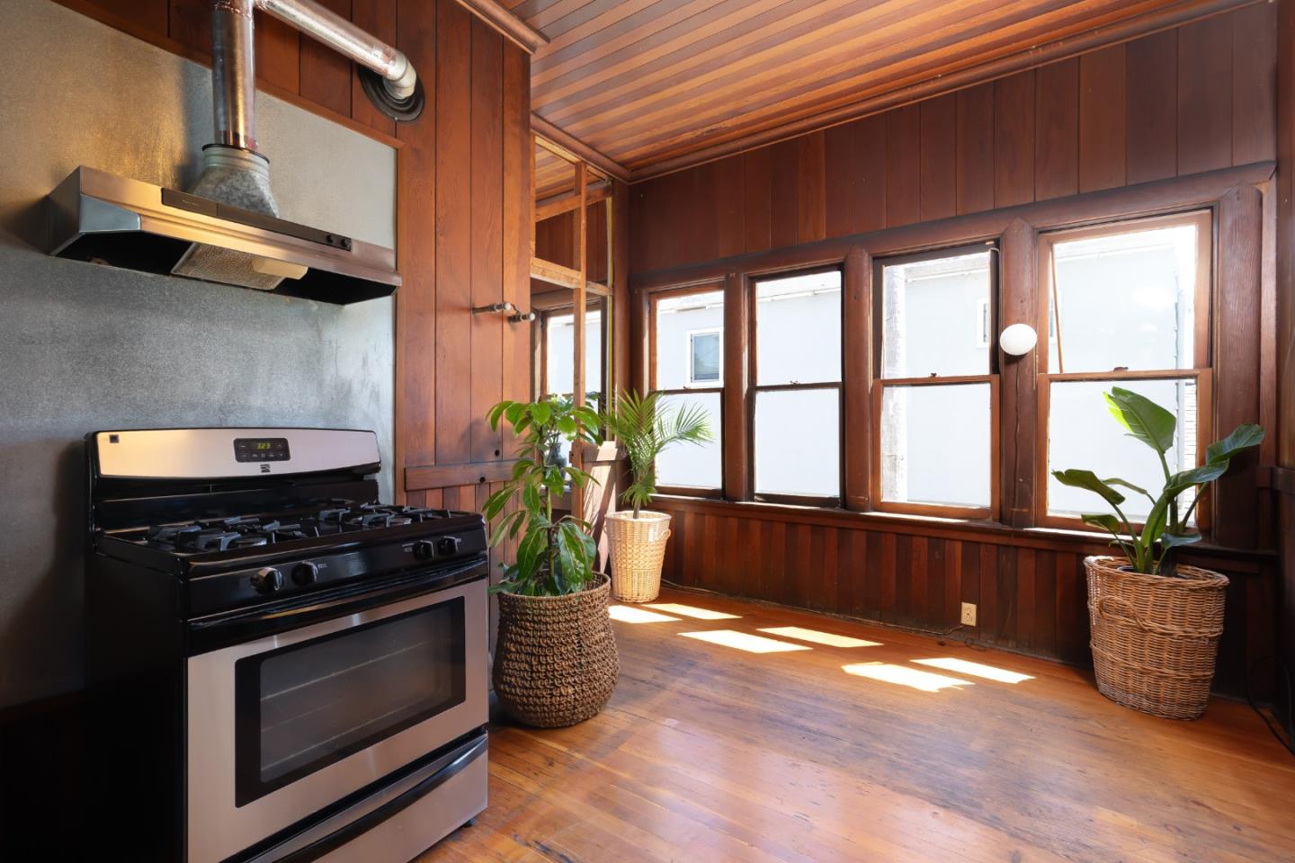 Detail Gallery Image 10 of 65 For 2-1130 E Cliff Dr a and B,  Santa Cruz,  CA 95062 - 4 Beds | 2 Baths