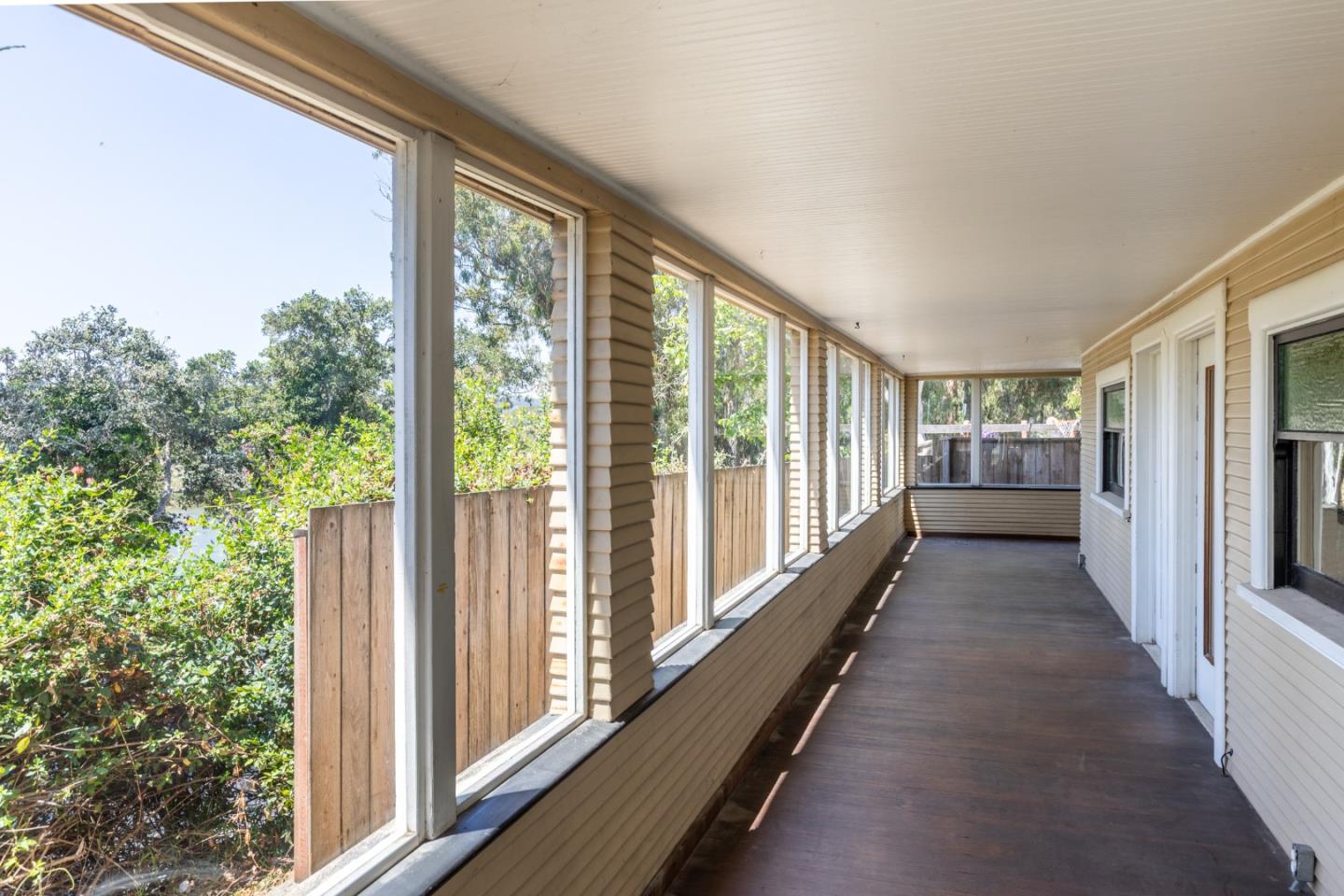 Detail Gallery Image 38 of 65 For 2-1130 E Cliff Dr a and B,  Santa Cruz,  CA 95062 - 4 Beds | 2 Baths