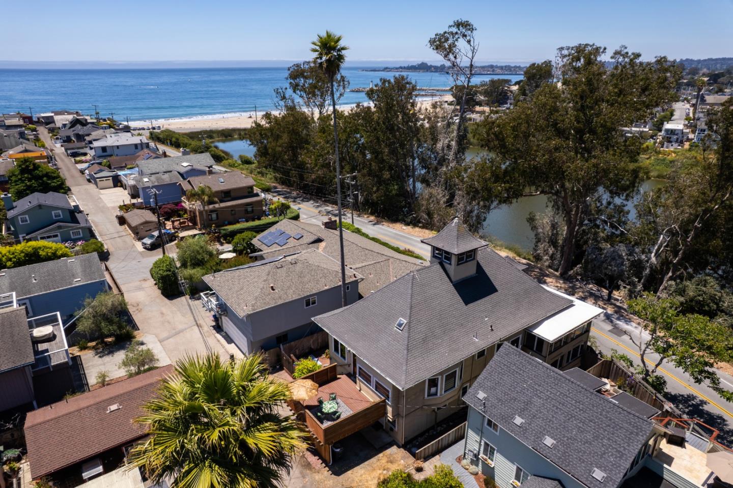 Detail Gallery Image 51 of 65 For 2-1130 E Cliff Dr a and B,  Santa Cruz,  CA 95062 - 4 Beds | 2 Baths