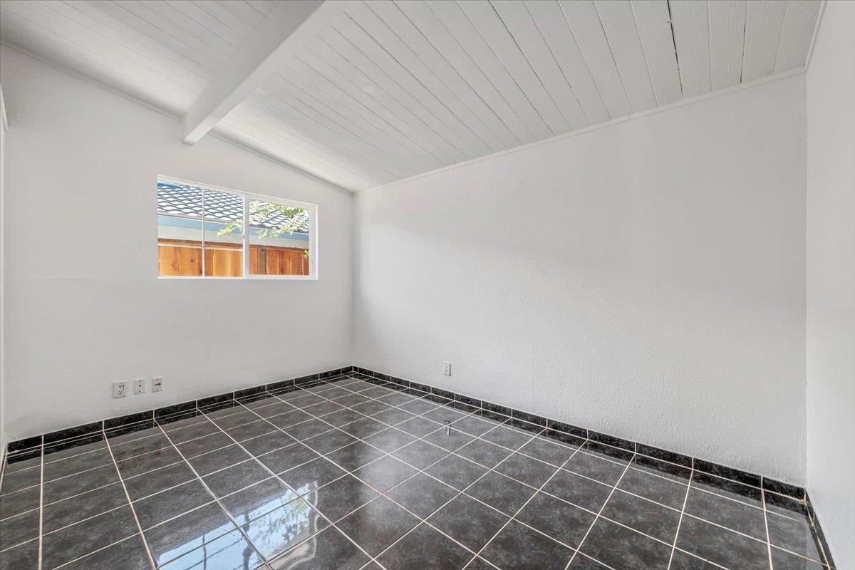Detail Gallery Image 12 of 18 For 1877 Darwin Way, San Jose,  CA 95122 - 4 Beds | 1 Baths