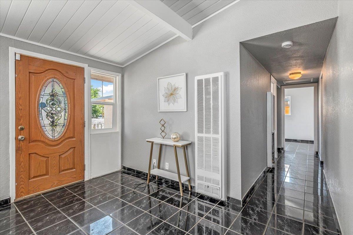 Detail Gallery Image 2 of 18 For 1877 Darwin Way, San Jose,  CA 95122 - 4 Beds | 1 Baths