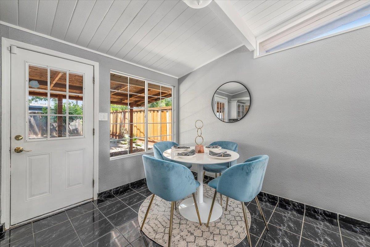 Detail Gallery Image 5 of 18 For 1877 Darwin Way, San Jose,  CA 95122 - 4 Beds | 1 Baths