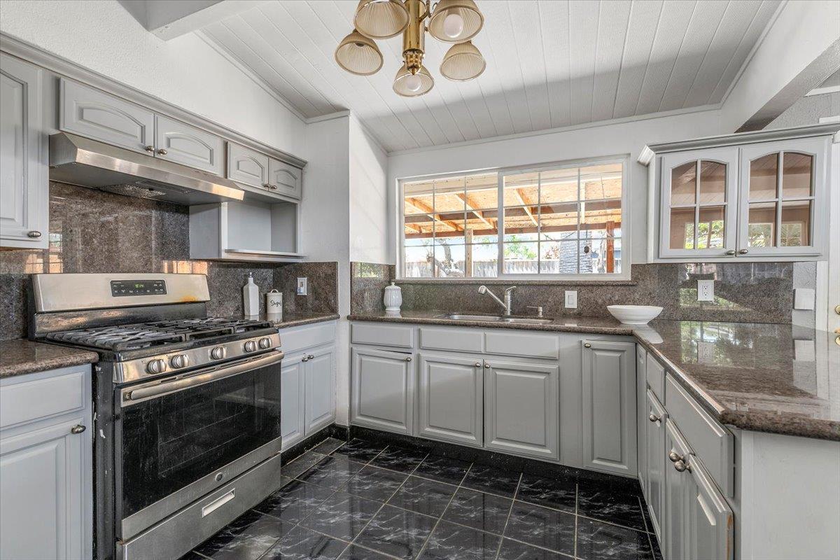 Detail Gallery Image 7 of 18 For 1877 Darwin Way, San Jose,  CA 95122 - 4 Beds | 1 Baths