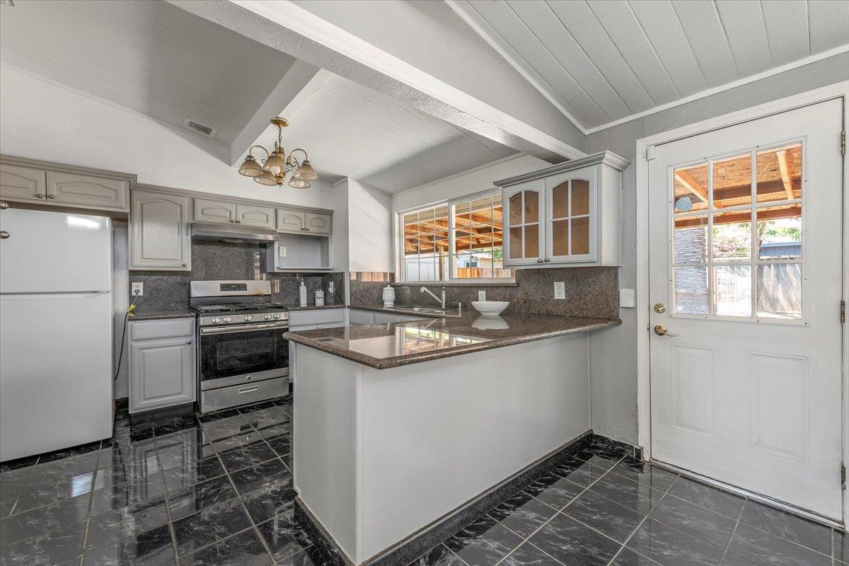 Detail Gallery Image 8 of 18 For 1877 Darwin Way, San Jose,  CA 95122 - 4 Beds | 1 Baths