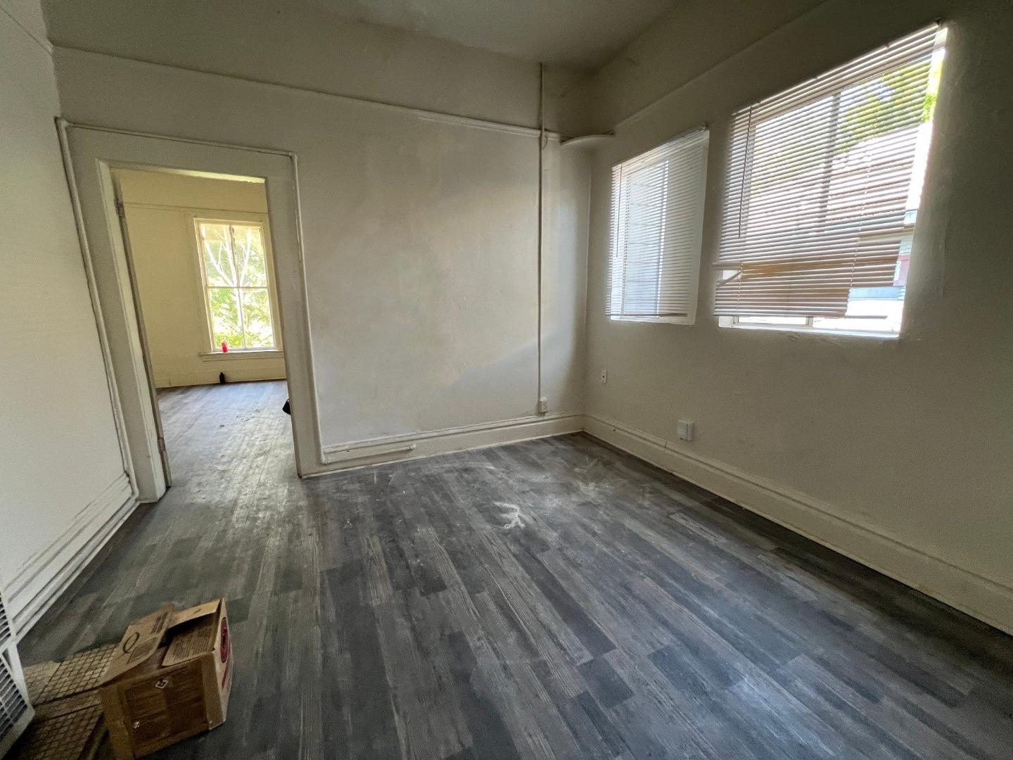 Detail Gallery Image 10 of 11 For 933 N Madison St, Stockton,  CA 95202 - – Beds | – Baths