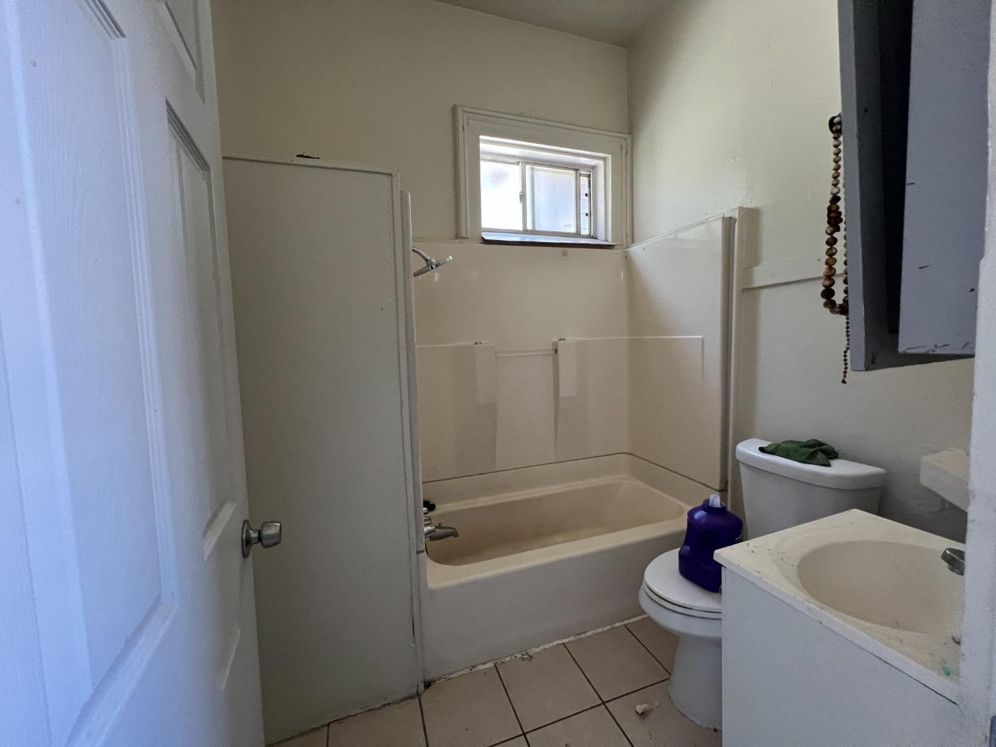 Detail Gallery Image 11 of 11 For 933 N Madison St, Stockton,  CA 95202 - – Beds | – Baths